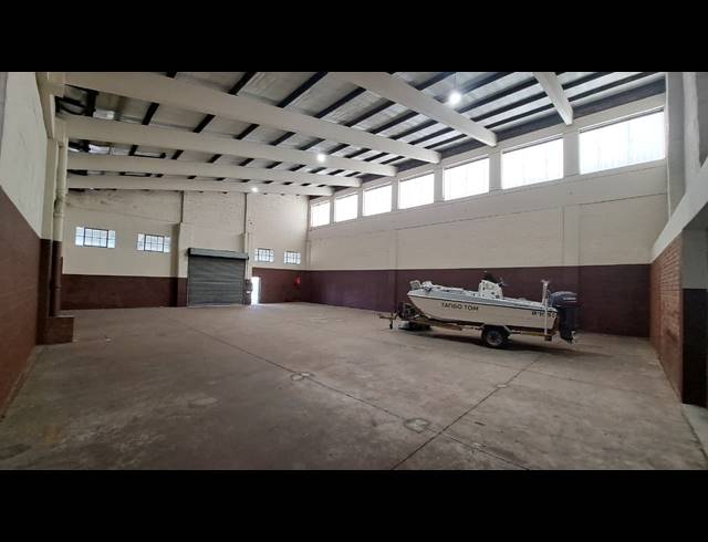 765M² WAREHOUSE TO LET IN KULEKA